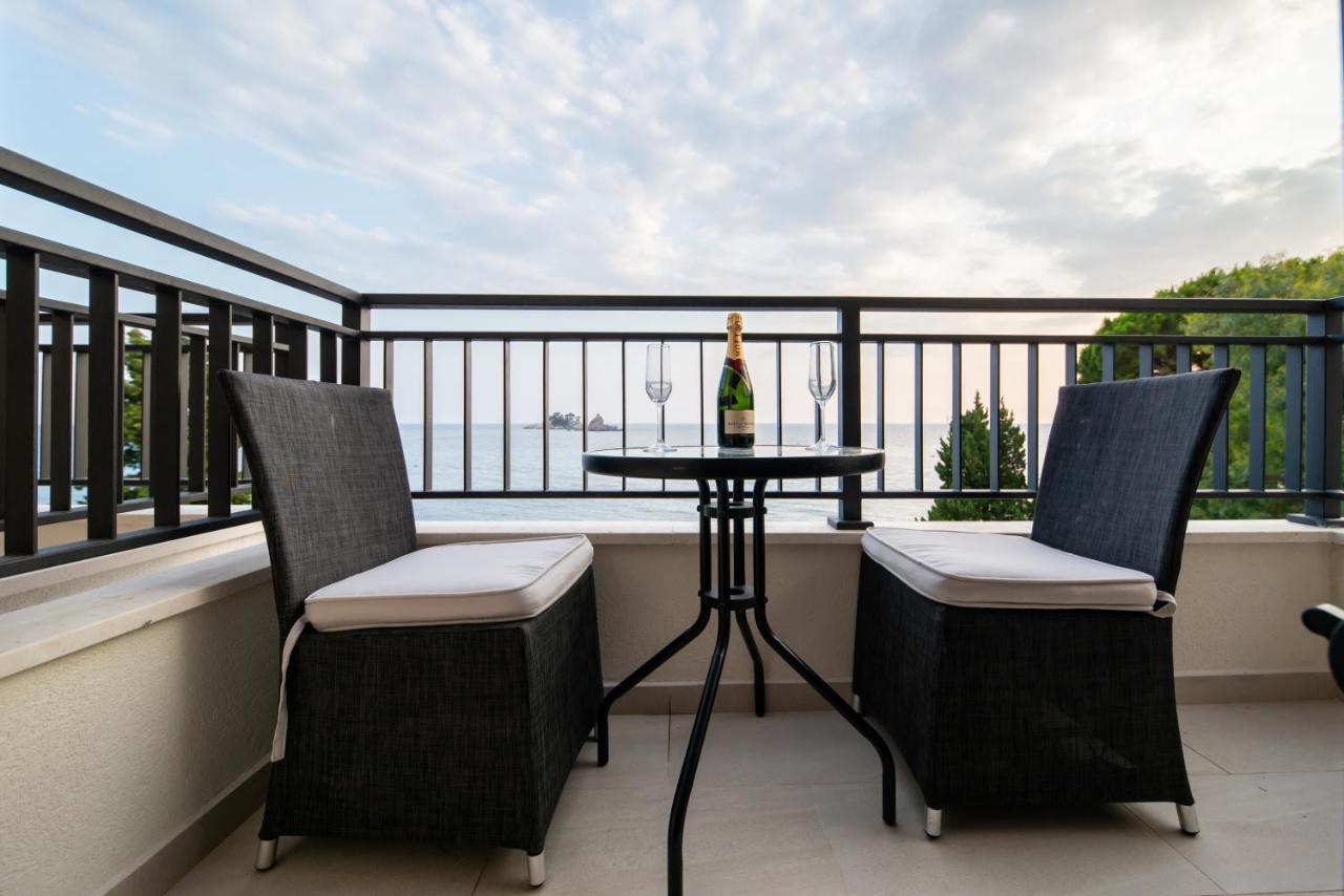 Mar Azul Apartments Petrovac Bagian luar foto