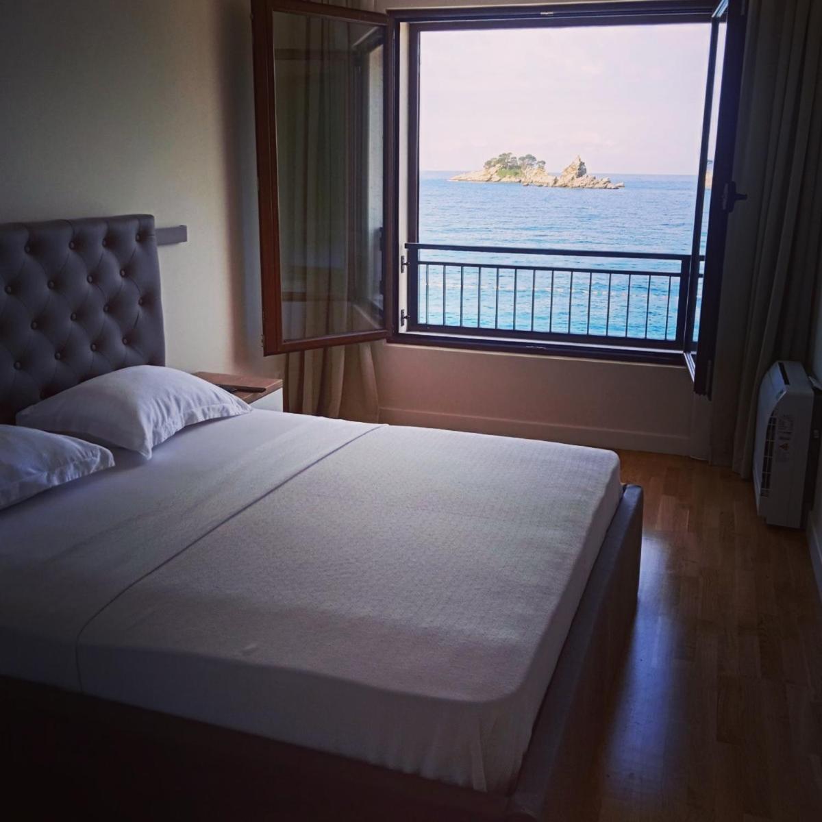 Mar Azul Apartments Petrovac Bagian luar foto