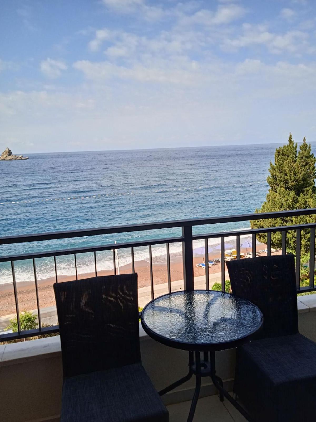 Mar Azul Apartments Petrovac Bagian luar foto